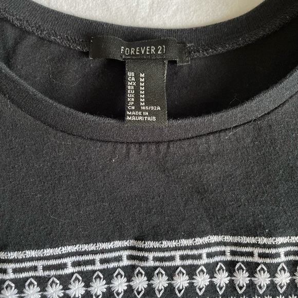 FOREVER 21 CROP T-SHIRT - Picture 5 of 5